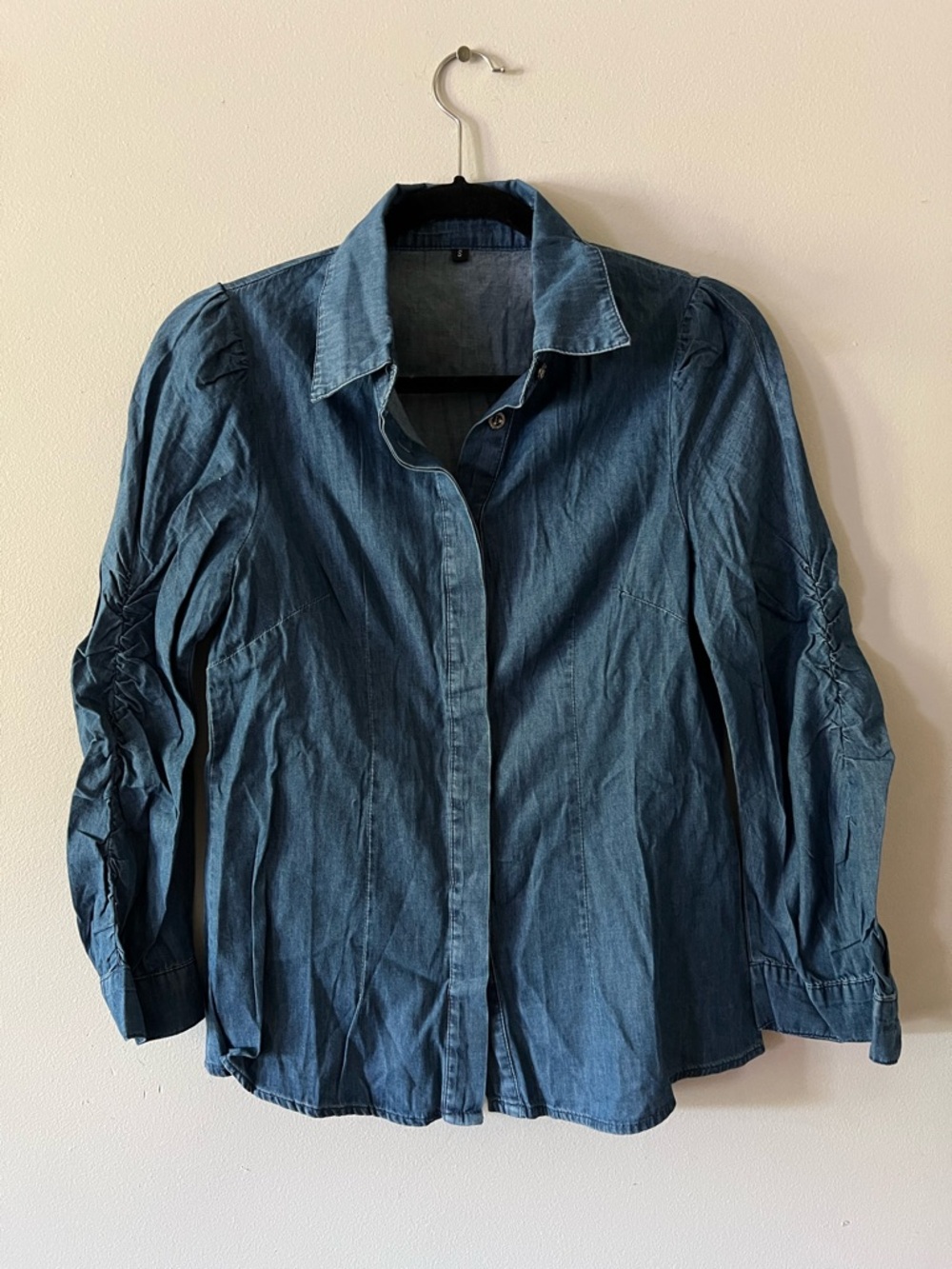 Button-Up Shirt in Medium Blue